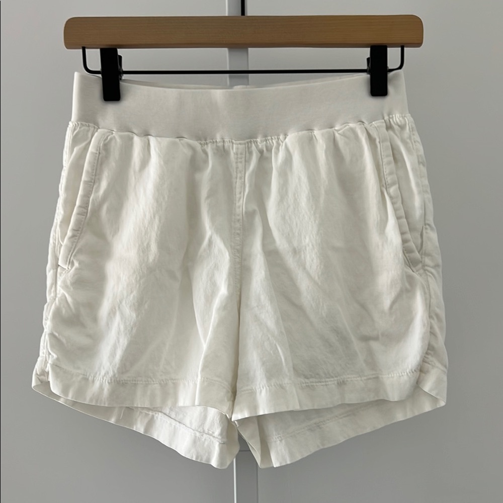 FAHERTY Arlie day short pockets white small